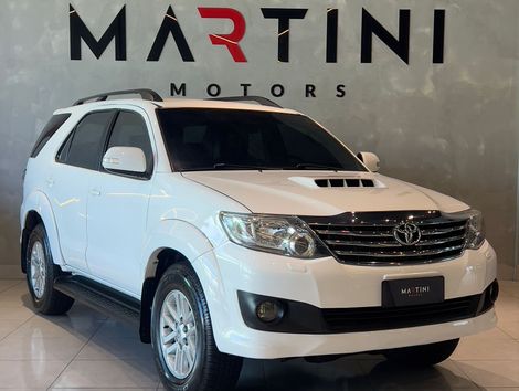 Toyota Hilux SW4 SRV D4-D 4x4 3.0 TDI Dies. Aut