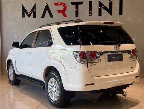 Toyota Hilux SW4 SRV D4-D 4x4 3.0 TDI Dies. Aut
