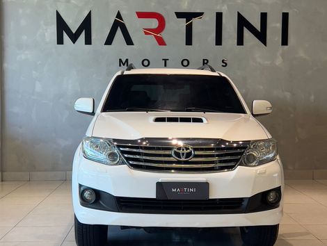 Toyota Hilux SW4 SRV D4-D 4x4 3.0 TDI Dies. Aut
