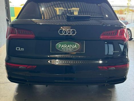 Audi Q5 Black 2.0 TFSI Quattro S tronic