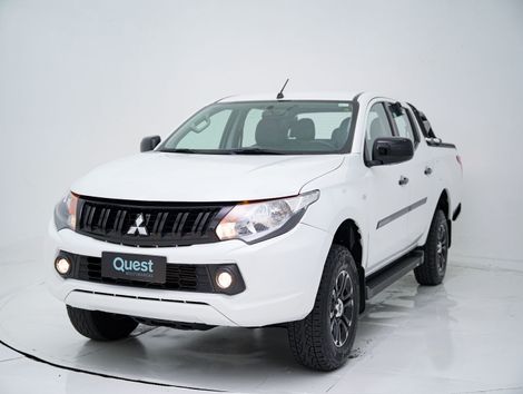 Mitsubishi L200 Tri. Outd. GLX 2.4 CD 4x4 Die. Mec.