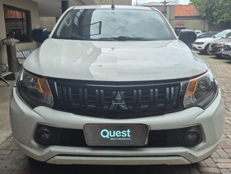 Mitsubishi L200 Tri. Outd. GLX 2.4 CD 4x4 Die. Mec.