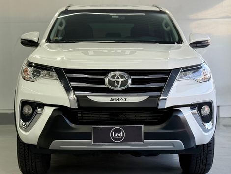 Toyota Hilux SW4 SRV 4x2 2.7 Flex 16V Aut.