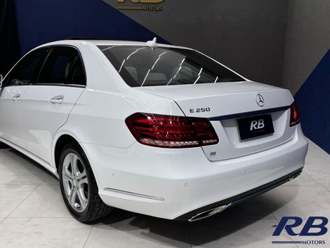 Mercedes E-250 CGI Avantgarde 2.0 TB 211cv Aut.