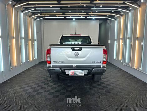 Nissan Frontier XE CD 4x4 2.3 Bi-TB Diesel Aut.