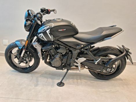 TRIUMPH TRIDENT 660