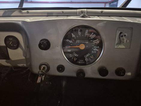 Ford Rural F75