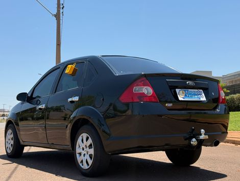 Ford Fiesta Sedan 1.0 8V Flex 4p