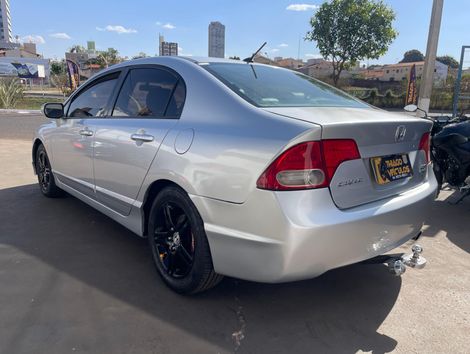 Honda Civic Sedan EXS 1.8/1.8 Flex 16V Aut. 4p