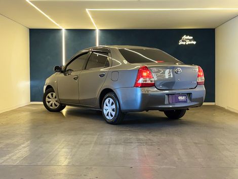 Toyota ETIOS XS Sedan1.5 Flex 16V 4p Mec.