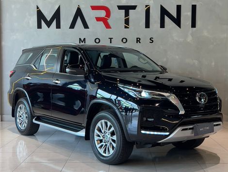 Toyota Hilux SW4 SRX 4x4 2.8 TDI 16V Dies. Aut.
