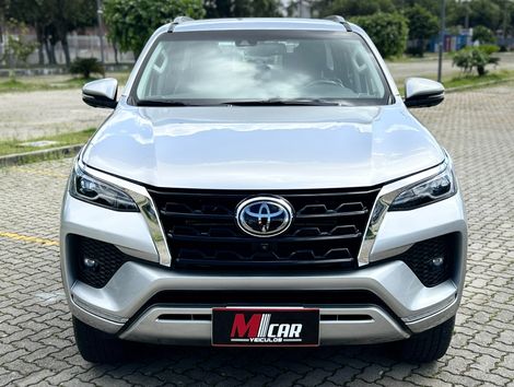 Toyota Hilux SW4 SRX 4x4 2.8 TDI 16V Dies. Aut.