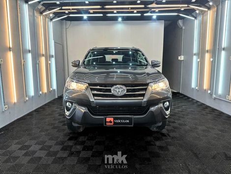 Toyota Hilux SW4 SRV 4x2 2.7 Flex 16V Aut.
