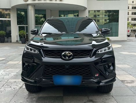 Toyota Hilux SW4 GRS 2.8 TB 4x4 Diesel Aut.