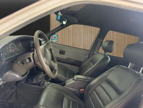 Toyota Hilux CD 4x4 2.8 Diesel Mec.