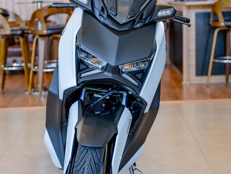 YAMAHA XMAX 250 CONNECTED 