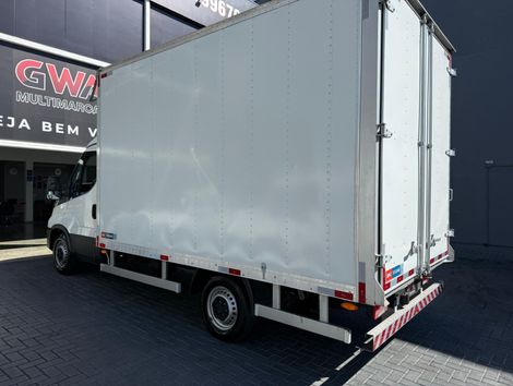 IVECO DAILY FURGÃO 30-130 2.3 7,3m³ (Diesel)