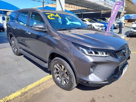 Toyota Hilux SW4 Diamond 2.8 TB 4x4 Die. Aut.