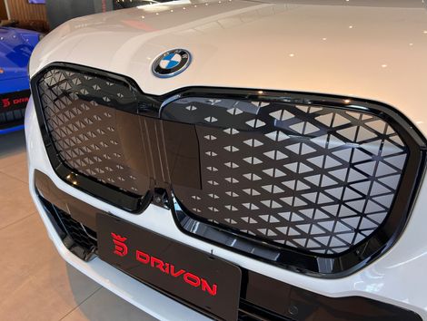 BMW iX 1 xDrive 30 M Sport (Elétrico)