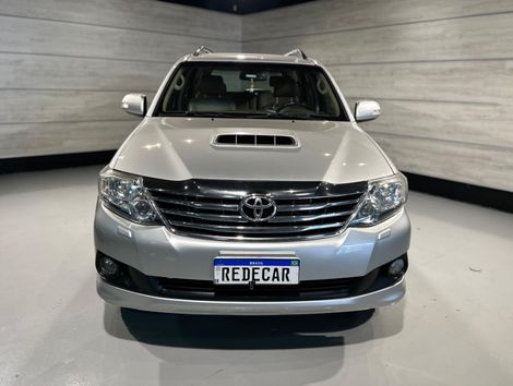 Toyota Hilux SW4 SRV D4-D 4x4 3.0 TDI Dies. Aut