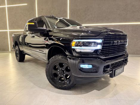 RAM 2500 LARAM. 6.7 NIGHT ED. TB CD 4x4 Die.