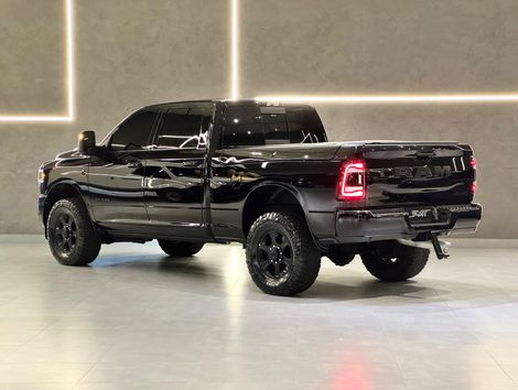 RAM 2500 LARAM. 6.7 NIGHT ED. TB CD 4x4 Die.