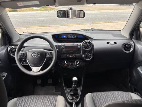 Toyota ETIOS XS Sedan1.5 Flex 16V 4p Mec.