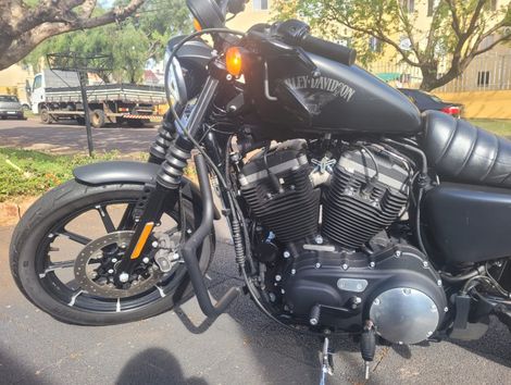 Harley XL 883N IRON