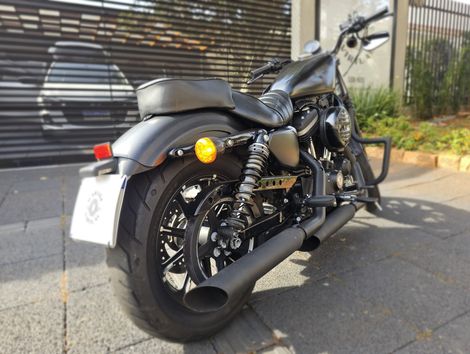 Harley XL 883N IRON