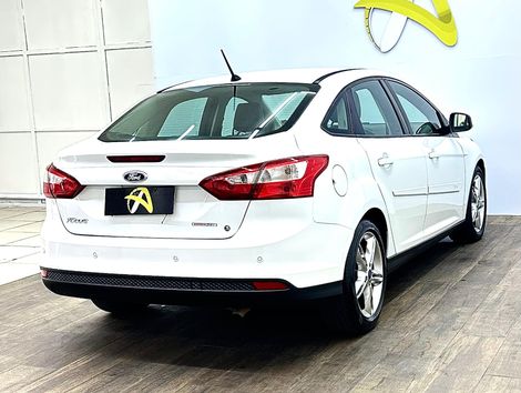 Ford Focus 2.0 16V/SE/SE Plus Flex 5p Aut.