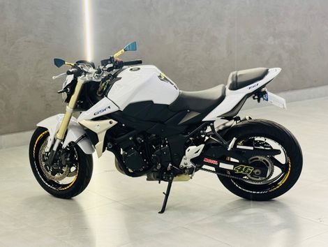 SUZUKI GSR 750