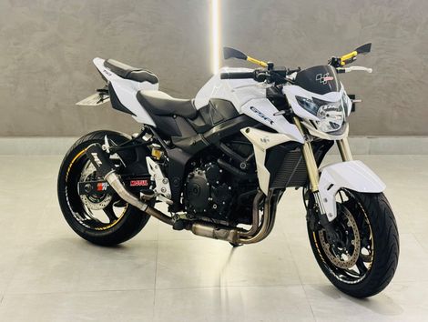 SUZUKI GSR 750