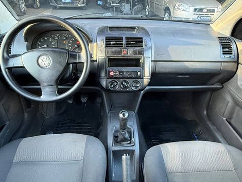 VolksWagen Polo Sedan 1.6 Mi Total Flex 8V 4p