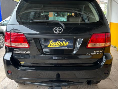 Toyota Hilux SW4 SRV D4-D 4x4 3.0 TDI Dies. Aut