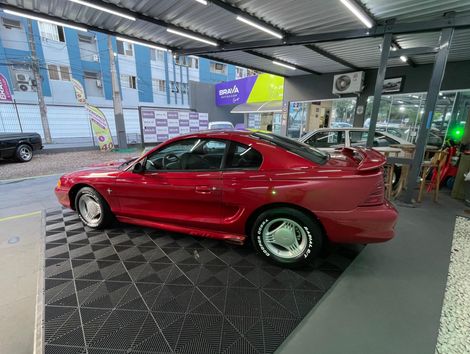 Ford Mustang 3.8 V6