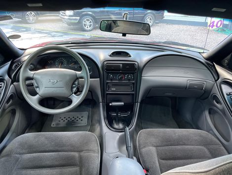 Ford Mustang 3.8 V6