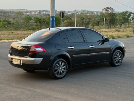 Renault Megane Sedan Dynamique 2.0 16V Aut.
