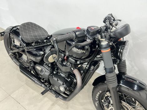 TRIUMPH BONNEVILLE BOBBER BLACK 1200cc