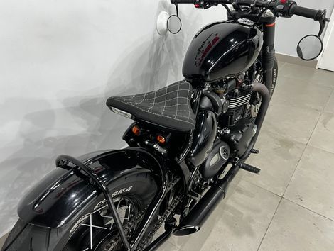 TRIUMPH BONNEVILLE BOBBER BLACK 1200cc