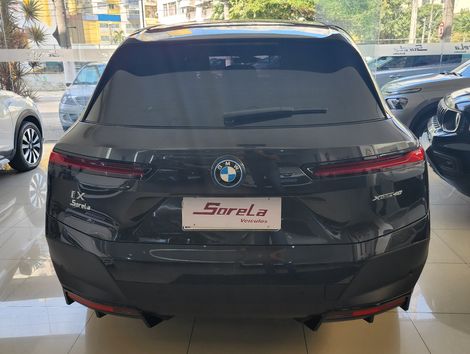 BMW iX XDrive 40 Aut. (Elétrico)