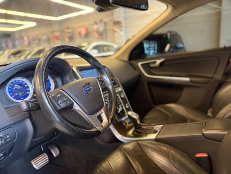 Volvo XC 60 T-5 R-DESIGN 2.0 FWD 5p