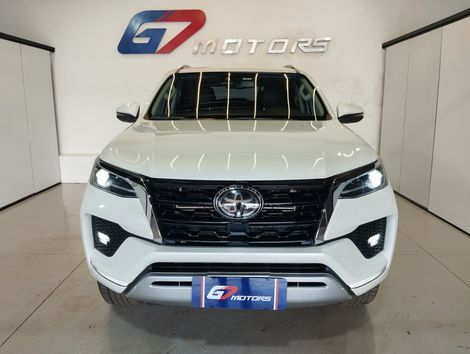 Toyota Hilux SW4 SRX 4x4 2.8 TDI 16V Dies. Aut.