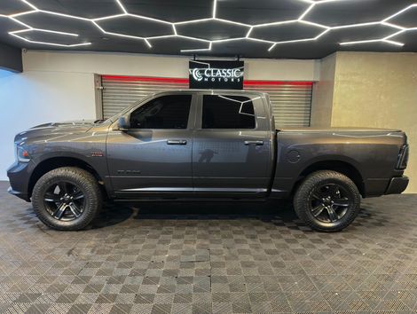RAM CLASSIC LARAMIE NIGHT ED. 5.7 4X4 Aut.