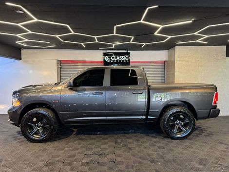 RAM CLASSIC LARAMIE NIGHT ED. 5.7 4X4 Aut.