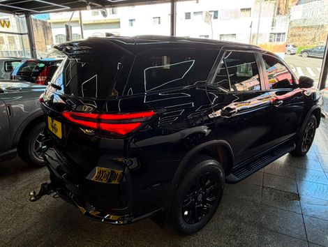 Toyota Hilux SW4 Diamond 2.8 TB 4x4 Die. Aut.