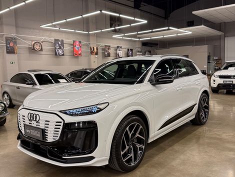 Audi Q6 E-TRON Quattro Perf. Black (Elétrico)