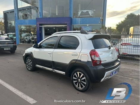 Toyota ETIOS CROSS 1.5 Flex 16V 5p Aut.