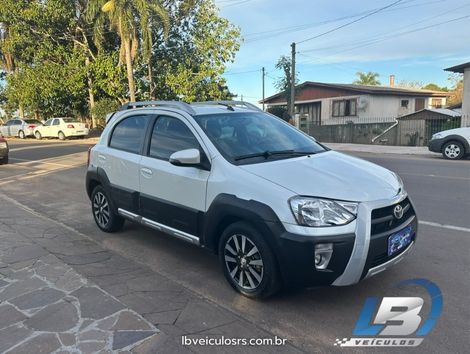 Toyota ETIOS CROSS 1.5 Flex 16V 5p Aut.
