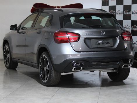 Mercedes GLA 200 Night 1.6. TB 16V Flex Aut.