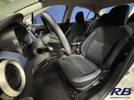 Nissan VERSA Advance 1.6 16V Flex Aut.